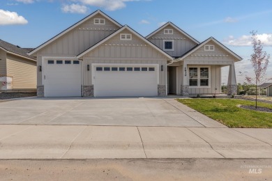 Step into 1800 sq ft of elegance with a view. Soft neutral on Scotch Pines Golf Course in Idaho - for sale on GolfHomes.com, golf home, golf lot