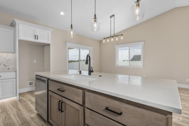 Step into 1800 sq ft of elegance with a view. Soft neutral on Scotch Pines Golf Course in Idaho - for sale on GolfHomes.com, golf home, golf lot
