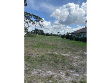 Come and enjoy the lifestyle of Spanish Wells Golf & County on Spanish Wells Golf and Country Club in Florida - for sale on GolfHomes.com, golf home, golf lot
