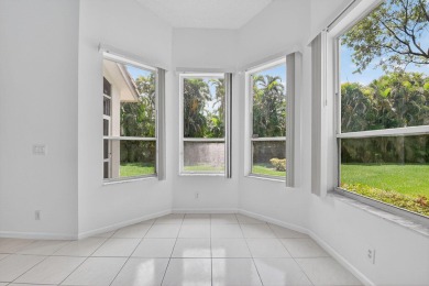 Excellent OPPORTUNITY at Aberdeen Country Club. This large villa on Aberdeen Golf and Country Club in Florida - for sale on GolfHomes.com, golf home, golf lot