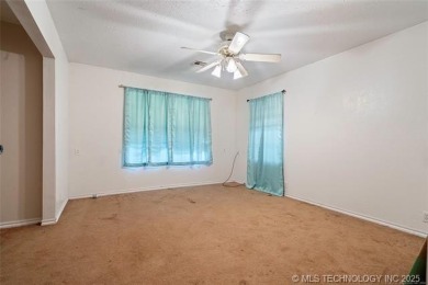 This beautiful 3-bedroom, 2-bathroom home is located in a on Falconhead Resort and Country Club in Oklahoma - for sale on GolfHomes.com, golf home, golf lot