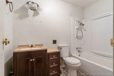 This beautiful 3-bedroom, 2-bathroom home is located in a on Falconhead Resort and Country Club in Oklahoma - for sale on GolfHomes.com, golf home, golf lot