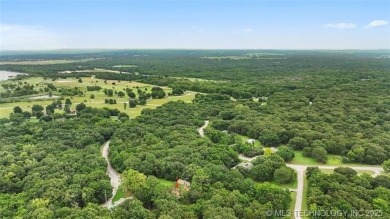 This beautiful 3-bedroom, 2-bathroom home is located in a on Falconhead Resort and Country Club in Oklahoma - for sale on GolfHomes.com, golf home, golf lot