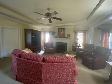 Four bedroom home, with master and 2nd bedroom on main level on CrossWinds Golf Course in Kentucky - for sale on GolfHomes.com, golf home, golf lot