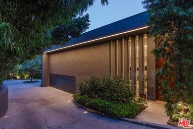 Newly Refurbished this Exceptional Contemporary Estate is on Bel-Air Country Club in California - for sale on GolfHomes.com, golf home, golf lot