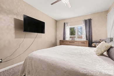 3.5% Assumable FHA! Beautifully situated in the highly on Edgewater Golf Club in South Carolina - for sale on GolfHomes.com, golf home, golf lot