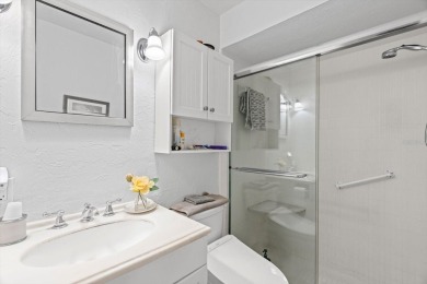 Welcome to your dream retreat in the heart of Bradenton! This on IMG Academies Golf and Country Club in Florida - for sale on GolfHomes.com, golf home, golf lot