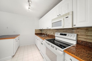 Noticeably large one-bedroom condominium in a luxury on Sydney R. Marovitz Golf Course in Illinois - for sale on GolfHomes.com, golf home, golf lot