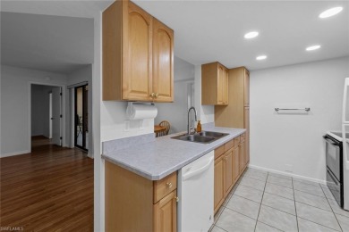MOTIVATED SELLER!!  GOLF COURSE/LAKE VIEW! This 2 bed + den, 2 on Cross Creek Country Club in Florida - for sale on GolfHomes.com, golf home, golf lot