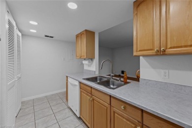 MOTIVATED SELLER!!  GOLF COURSE/LAKE VIEW! This 2 bed + den, 2 on Cross Creek Country Club in Florida - for sale on GolfHomes.com, golf home, golf lot