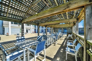 Noticeably large one-bedroom condominium in a luxury on Sydney R. Marovitz Golf Course in Illinois - for sale on GolfHomes.com, golf home, golf lot
