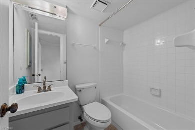 MOTIVATED SELLER!!  GOLF COURSE/LAKE VIEW! This 2 bed + den, 2 on Cross Creek Country Club in Florida - for sale on GolfHomes.com, golf home, golf lot