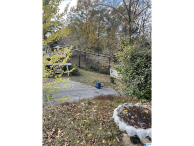 Beautiful, quiet neighborhood minutes away from the golf course on Anniston Country Club in Alabama - for sale on GolfHomes.com, golf home, golf lot