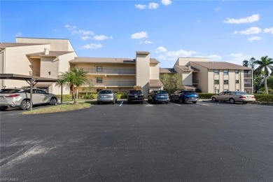 MOTIVATED SELLER!!  GOLF COURSE/LAKE VIEW! This 2 bed + den, 2 on Cross Creek Country Club in Florida - for sale on GolfHomes.com, golf home, golf lot