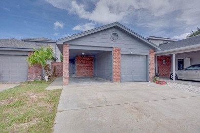 Adorable Detached Single Family Home in Rockport Country Club - on Rockport Country Club in Texas - for sale on GolfHomes.com, golf home, golf lot