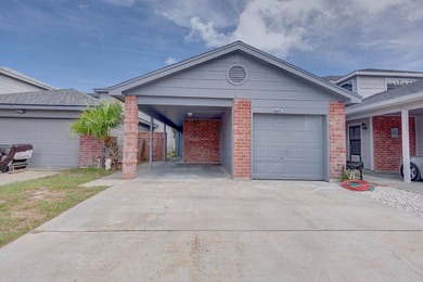 Adorable Detached Single Family Home in Rockport Country Club - on Rockport Country Club in Texas - for sale on GolfHomes.com, golf home, golf lot