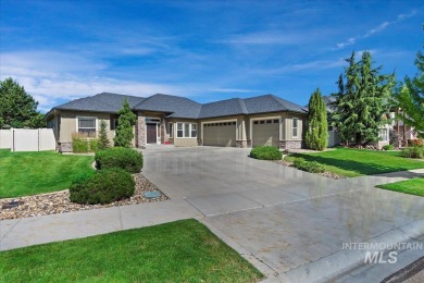 You won't want to miss this stunning home in Hunter's Point! on Hunters Point Golf Club in Idaho - for sale on GolfHomes.com, golf home, golf lot