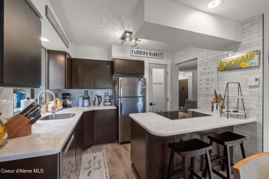 Charming and recently updated condo within walking distance of on Liberty Lake Golf Club in Washington - for sale on GolfHomes.com, golf home, golf lot