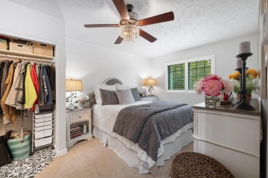 Charming and recently updated condo within walking distance of on Liberty Lake Golf Club in Washington - for sale on GolfHomes.com, golf home, golf lot