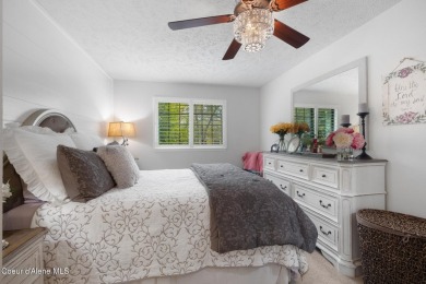 Charming and recently updated condo within walking distance of on Liberty Lake Golf Club in Washington - for sale on GolfHomes.com, golf home, golf lot