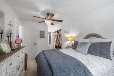 Charming and recently updated condo within walking distance of on Liberty Lake Golf Club in Washington - for sale on GolfHomes.com, golf home, golf lot