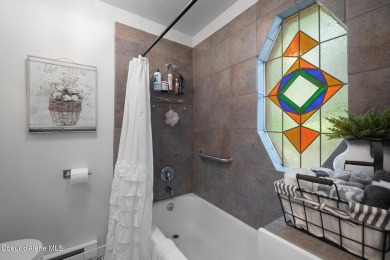 Charming and recently updated condo within walking distance of on Liberty Lake Golf Club in Washington - for sale on GolfHomes.com, golf home, golf lot