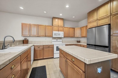 Gorgeous, single level Hidden Valley Lake home hits all the on Hidden Valley Lake Golf and Country Club in California - for sale on GolfHomes.com, golf home, golf lot