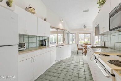 LIVE THE FLORIDA LIFESTYLE IN THIS SPACIOUS 3 BR, 2 BA, POOL on Plantation Bay Golf and Country Club in Florida - for sale on GolfHomes.com, golf home, golf lot