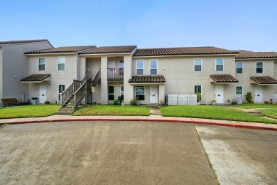This coastal cutie is serving all the easy-breezy vibes in on Rockport Country Club in Texas - for sale on GolfHomes.com, golf home, golf lot