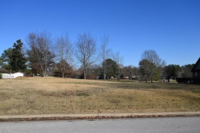 A BEAUTIFUL BUILDING  LOT #44 IN THE HARRISON COUNTRY CLUB .HOLE on Harrison Country Club in Arkansas - for sale on GolfHomes.com, golf home, golf lot