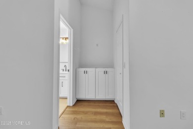 Fully renovated 2 bed, 2 bath home in the desirable Greenbriar on Greenbriar Woodlands in New Jersey - for sale on GolfHomes.com, golf home, golf lot