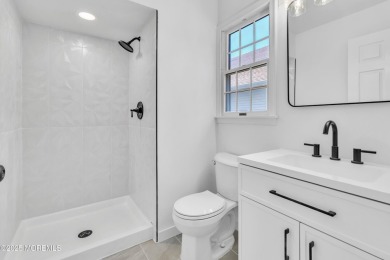 Fully renovated 2 bed, 2 bath home in the desirable Greenbriar on Greenbriar Woodlands in New Jersey - for sale on GolfHomes.com, golf home, golf lot