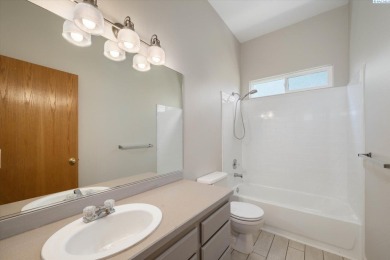 MLS# 284872 Enjoy low-maintenance living in the desirable on Horn Rapids Golf Club in Washington - for sale on GolfHomes.com, golf home, golf lot