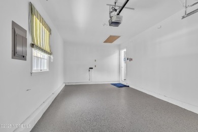 Fully renovated 2 bed, 2 bath home in the desirable Greenbriar on Greenbriar Woodlands in New Jersey - for sale on GolfHomes.com, golf home, golf lot