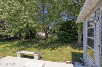 Fully renovated 2 bed, 2 bath home in the desirable Greenbriar on Greenbriar Woodlands in New Jersey - for sale on GolfHomes.com, golf home, golf lot