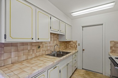 Street facing 2 bed/2 bath Patio Home in a  fantastic location on Sun City-Willow Creek / Willow Brook  in Arizona - for sale on GolfHomes.com, golf home, golf lot