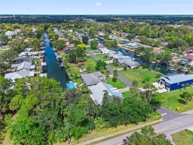 Waterfront Perfection in the Heart of Crystal River! Completely on Plantation Inn and Golf Resort  in Florida - for sale on GolfHomes.com, golf home, golf lot