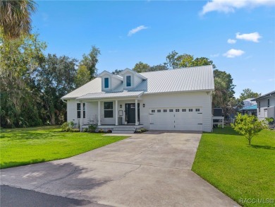 Waterfront Perfection in the Heart of Crystal River! Completely on Plantation Inn and Golf Resort  in Florida - for sale on GolfHomes.com, golf home, golf lot