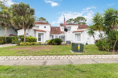 Welcome to this stunning 3 bed, 3 bath golf course townhome in on Wedgefield Golf Club in Florida - for sale on GolfHomes.com, golf home, golf lot