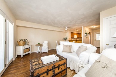 Welcome to this 2 bed/2 bath FURNISHED charming Chelsea Condo in on Mountain Ranch Golf Club in Arkansas - for sale on GolfHomes.com, golf home, golf lot