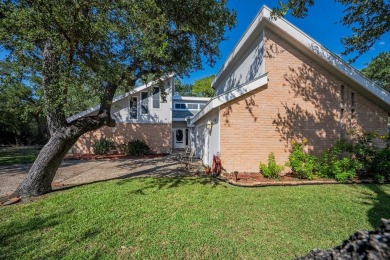 Lamar Peninsula Retreat under Majestic Coastal Oaks.  Nestled on Lamar Golf Course in Texas - for sale on GolfHomes.com, golf home, golf lot