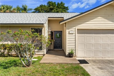 This classic home in the prestigious Heritage Ridge Golf on Heritage Ridge Golf Club in Florida - for sale on GolfHomes.com, golf home, golf lot