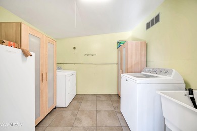 Thoughtfully designed floorplan in the heart of Sun City! This on Sun City South Golf Course in Arizona - for sale on GolfHomes.com, golf home, golf lot