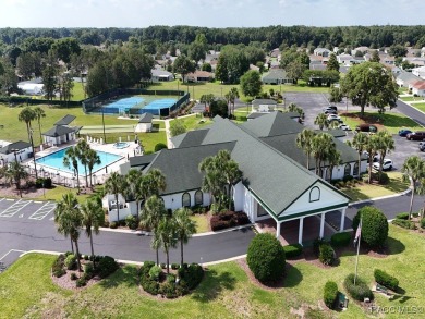 Charming 2-Bedroom Home in the Sought-After 55+ Spruce Creek on Preserve Golf Club in Florida - for sale on GolfHomes.com, golf home, golf lot