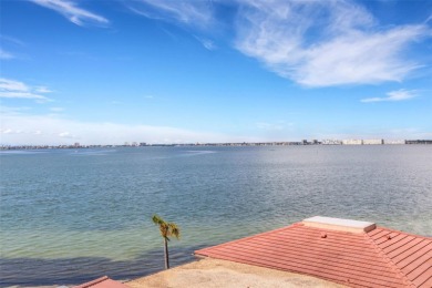 Enjoy the best of Florida living with this beautiful 2-bedroom on Isla Del Sol Yacht and Country Club in Florida - for sale on GolfHomes.com, golf home, golf lot