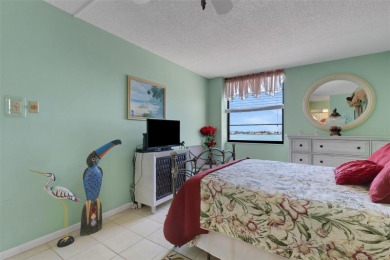 Enjoy the best of Florida living with this beautiful 2-bedroom on Isla Del Sol Yacht and Country Club in Florida - for sale on GolfHomes.com, golf home, golf lot