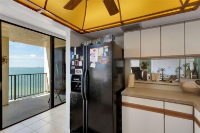 Enjoy the best of Florida living with this beautiful 2-bedroom on Isla Del Sol Yacht and Country Club in Florida - for sale on GolfHomes.com, golf home, golf lot