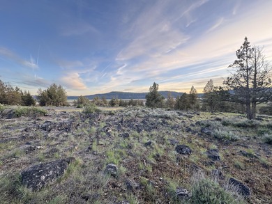 Over an acre, this fantastic home site at the Running Y Resort on Running Y Ranch Resort in Oregon - for sale on GolfHomes.com, golf home, golf lot