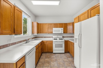 Welcome to Del Webb Sun City and this adorable Gaylord model on Whisper Creek Golf Club in Illinois - for sale on GolfHomes.com, golf home, golf lot