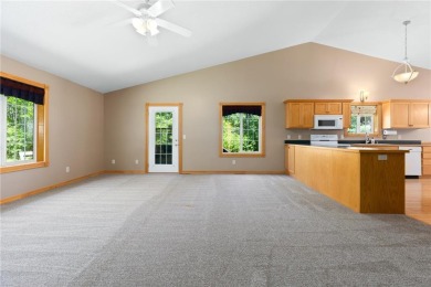 Move in ready with new carpet! Let someone else take care of the on The Pines At Grand View Lodge Golf Club in Minnesota - for sale on GolfHomes.com, golf home, golf lot